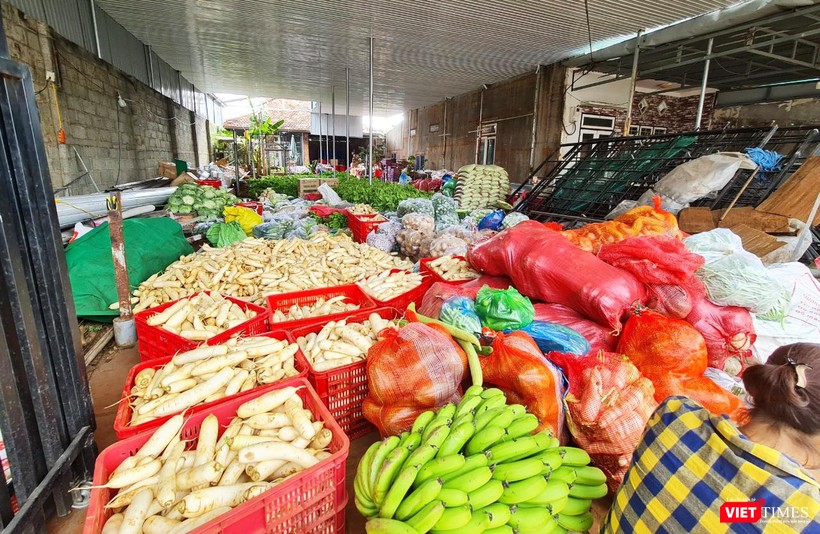 Điểm nhận rau 47 Dương Vân Nga BMT sáng đèn suốt đêm ngày Điểm nhận rau 47 Dương Vân Nga BMT sáng đèn suốt đêm ngày