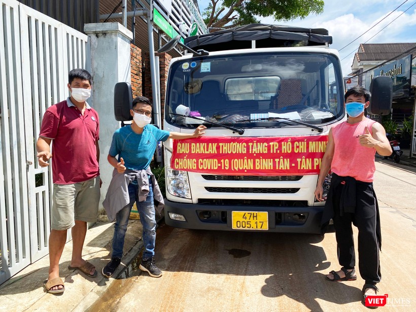 Từ những chuyến xe 5-7 tấn ban đầu ... Từ những chuyến xe 5-7 tấn ban đầu ...