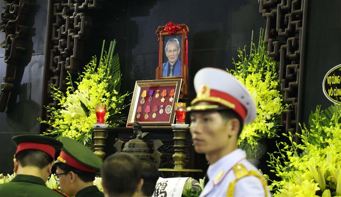 Tiễn đưa GS Phan Huy Lê về nơi an nghỉ cuối cùng