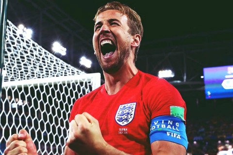 Kane đang dẫn dắt đội bóng Tam Sư thi đấu thành công Kane đang dẫn dắt đội bóng Tam Sư thi đấu thành công