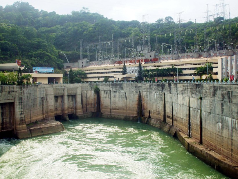 Nhà máy thủy điện Hòa Bình