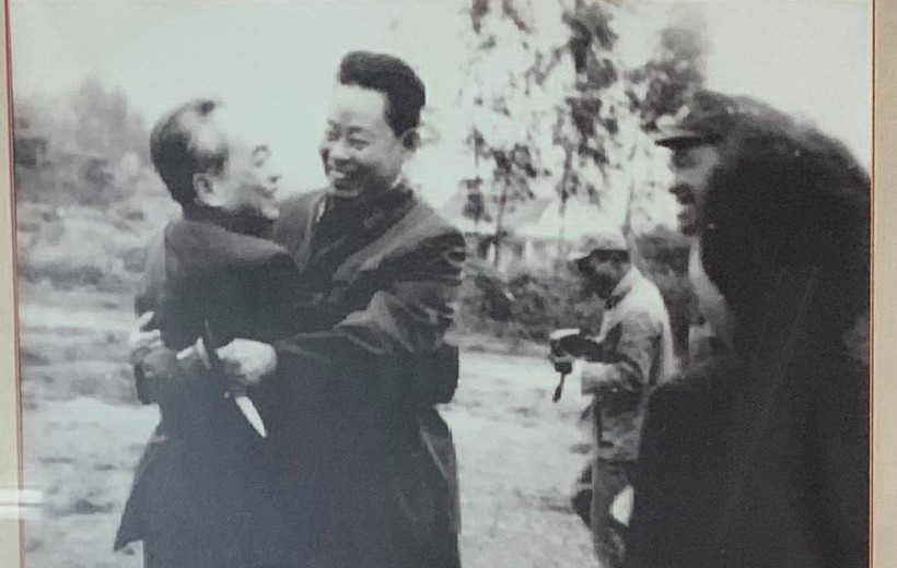 Thượng tướng Chu Văn Tấn (phải) và Đại tướng Võ Nguyên Giáp- Ảnh Tư liệu Thượng tướng Chu Văn Tấn (phải) và Đại tướng Võ Nguyên Giáp- Ảnh Tư liệu