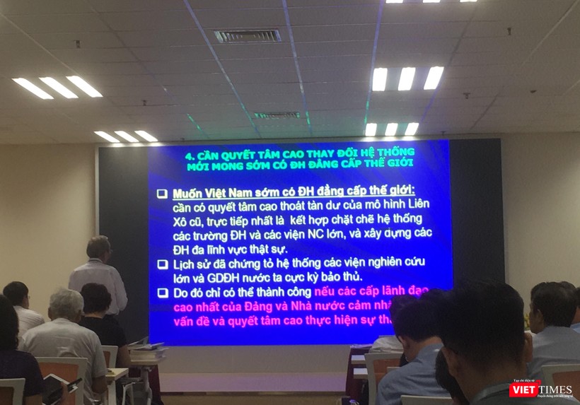 Hướng tiếp cận xây dựng chiến lược phát triển giáo dục nghề nghiệp đáp ứng nhu cầu nhân lực giai đoạn 2011-2030. Ảnh: Minh Thúy