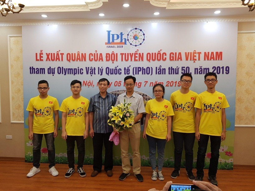 Lễ xuất quân của Đội tuyển quốc gia Việt Nam tham dự Olympic Vật lí quốc tế lần thứ 50