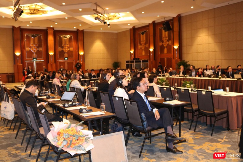 Toàn cảnh cuộc họp Toàn cảnh cuộc họp