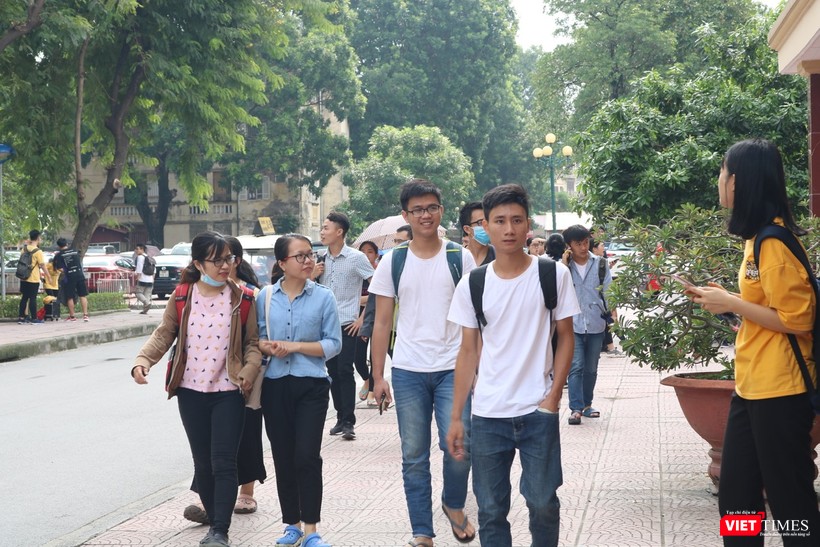 Sinh viên y khoa trong ngày nhập học Sinh viên y khoa trong ngày nhập học