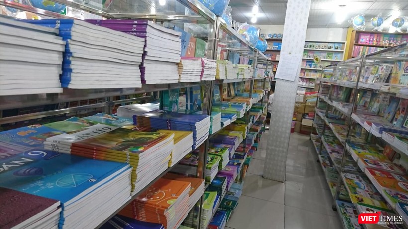 Gian hàng sách giáo khoa Gian hàng sách giáo khoa