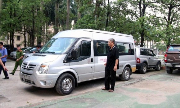 Tài xế Doãn Quý Phiến tại buổi thực nghiệm hiện trường ngày 13/9. Ảnh: Dân Trí Tài xế Doãn Quý Phiến tại buổi thực nghiệm hiện trường ngày 13/9. Ảnh: Dân Trí