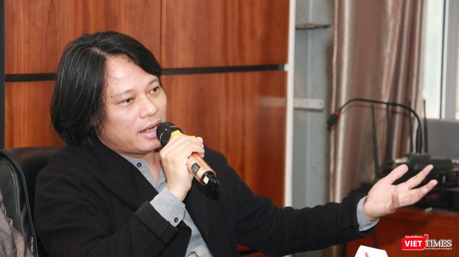 BS. Trần Văn Phúc chia sẻ tại buổi tọa đàm "Trách nhiệm truyền thông nhìn từ dịch COVID-19". Ảnh: Đăng Khoa BS. Trần Văn Phúc chia sẻ tại buổi tọa đàm "Trách nhiệm truyền thông nhìn từ dịch COVID-19". Ảnh: Đăng Khoa