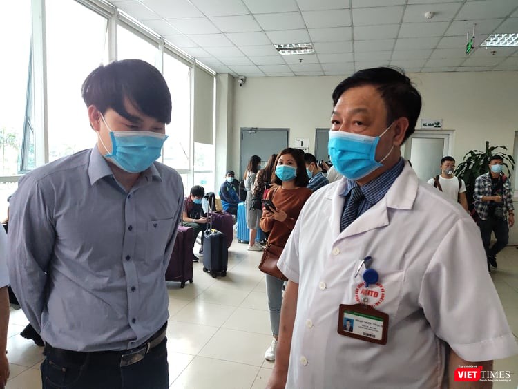 Anh T.Đ.N. gửi lời cảm ơn tới các bác sĩ tại Bệnh viện Bệnh Nhiệt đới Trung ương. Ảnh: Minh Thúy Anh T.Đ.N. gửi lời cảm ơn tới các bác sĩ tại Bệnh viện Bệnh Nhiệt đới Trung ương. Ảnh: Minh Thúy