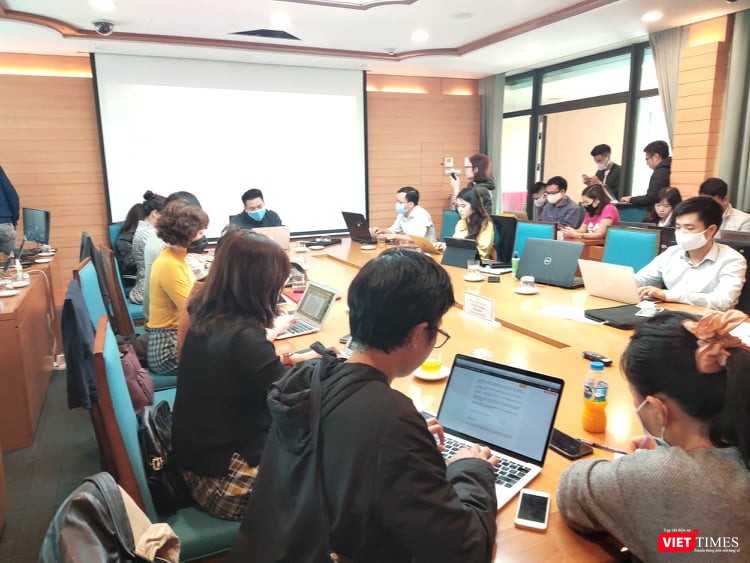 Chủ tịch Hà Nội yêu cầu phun khử khuẩn các tuyến phố chính của toàn quận Ba Đình ngay trong đêm nay