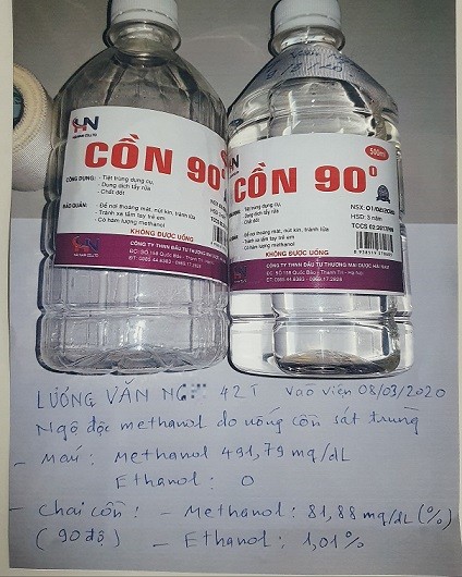 2 chai cồn 90 độ mà anh N. đã sử dụng. Ảnh: Mai Thanh 