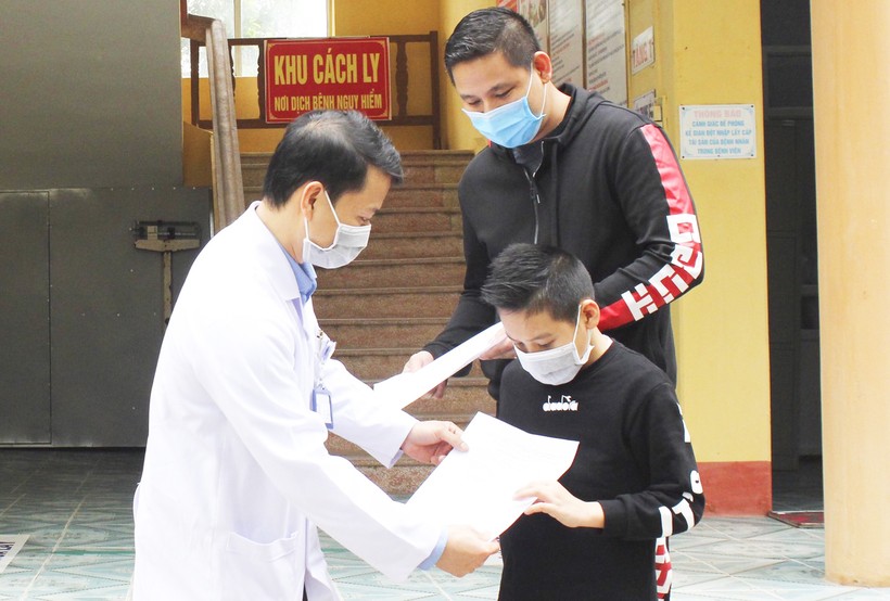 Bé trai 11 tuổi người Anh mắc COVID-19 đã khỏi bệnh 