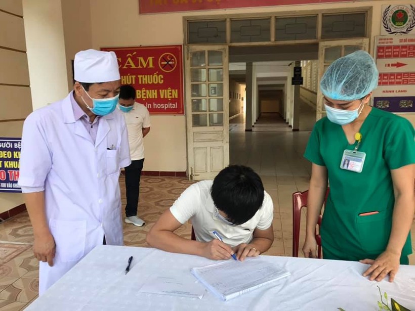 Bệnh nhân 265 mắc COVID-19 trong ngày được công bố khỏi bệnh. Ảnh: Phạm Hằng