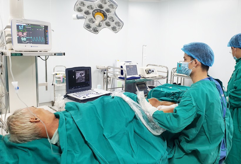 Công nghệ tia Laser, sóng cao tần hiện đại giúp bệnh nhân suy giãn tĩnh mạch hồi phục nhanh chóng