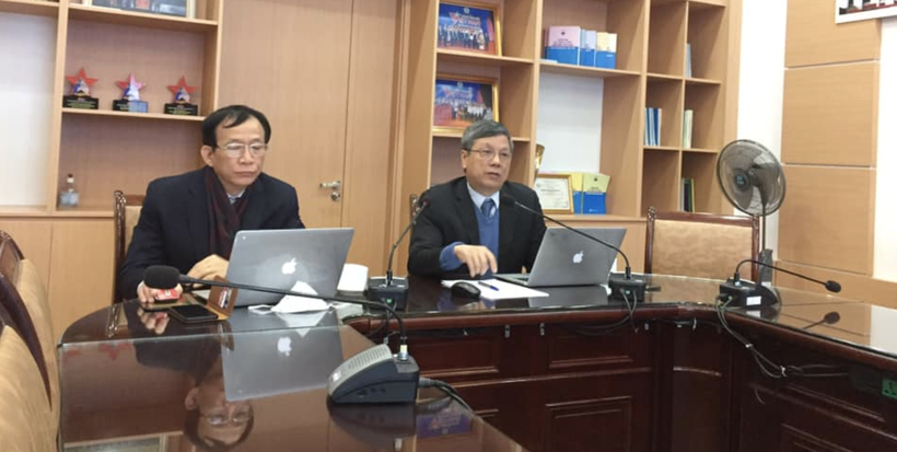 GS.TS. Nguyễn Gia Bình chủ trì buổi hội chẩn (Ảnh: Lê Hảo)