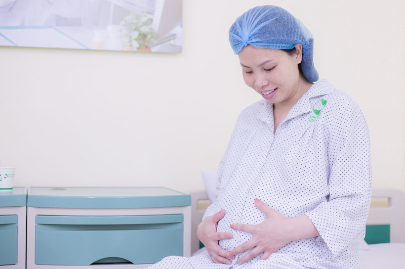 Chị H. đã trì hoãn phẫu thuật để được làm mẹ lần nữa (Ảnh - BVCC) Chị H. đã trì hoãn phẫu thuật để được làm mẹ lần nữa (Ảnh - BVCC)