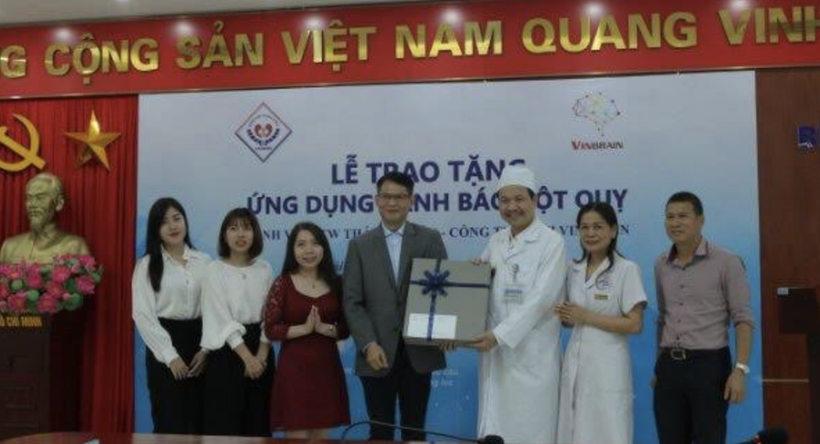 Lễ trao tặng ứng dụng cảnh báo đột quỵ ở Bệnh viện Trung ương Thái Nguyên (Ảnh - BVCC)