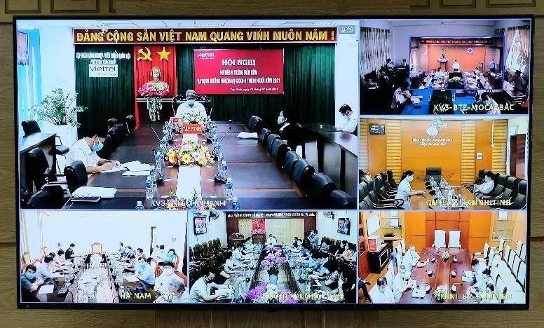 Hội nghị giao ban trực tuyến công tác phòng, chống dịch toàn quốc với 130 điểm cầu trên cả nước (Ảnh - Trần Minh)