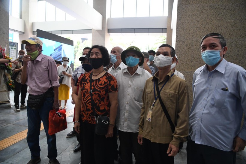 Theo ông Phu, nếu hành khách đi tàu điện không thực hiện quy định phòng, chống dịch tốt thì tàu điện chính là môi trường làm lây lan dịch bệnh (Ảnh - Hoàng Anh) Theo ông Phu, nếu hành khách đi tàu điện không thực hiện quy định phòng, chống dịch tốt thì tàu điện chính là môi trường làm lây lan dịch bệnh (Ảnh - Hoàng Anh)