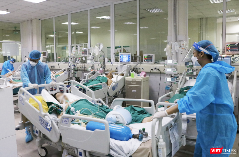 Khi bệnh án điện tử thay thế bệnh án giấy, các nhân viên y tế sẽ nhàn hơn trong việc theo dõi bệnh nhân