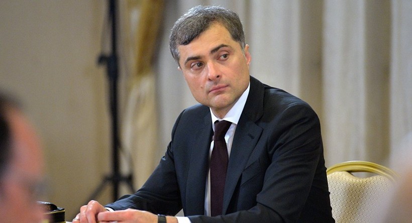 Ông Vladislav Surkov cố vấn của tổng thống Nga gọi cách tiếp cận của Nga trong chiến tranh hiện đại là "chiến tranh phi tuyến".