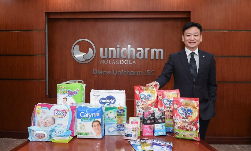 Ong-Okada-Diana-Unicharm-photo-Viet-Hung35-1-1536x922.jpg