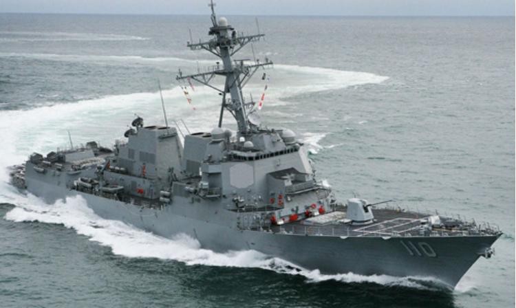 Ngày 10/5/2016, tàu khu trục USS William P. Laurence tiến hành tuần tra vùng biển 12 hải lý đá Chữ Thập thuộc quần đảo Trường Sa của Việt Nam hiện do Trung Quốc chiếm đóng bất hợp pháp. Nguồn ảnh: USNI.