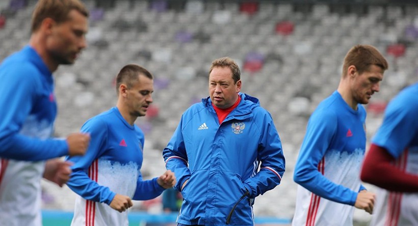 Dân Nga tiếp tục đòi giải tán đội tuyển bóng đá quốc gia