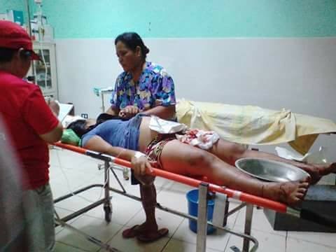 Một số nạn nhân bị thương được đưa đi cấp cứu.