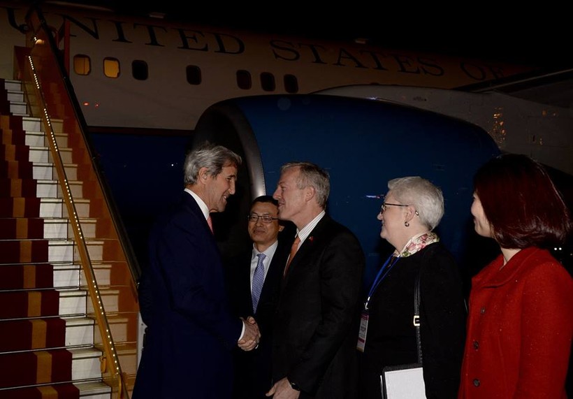 Ngoại trưởng Mỹ John Kerry thăm Việt Nam (ảnh được Đại sứ Mỹ tại Việt Nam Ted Osius chia sẻ trên Facebook)