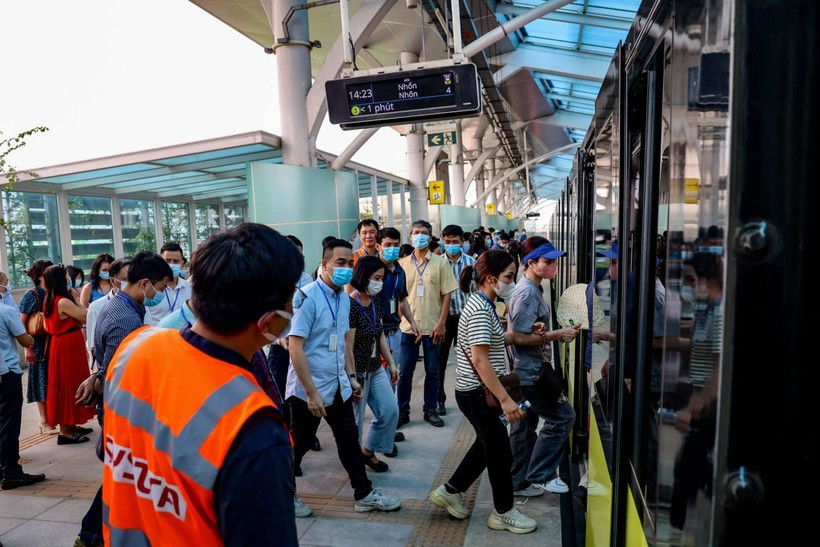 Những buổi diễn tập trước khi đưa đoạn tuyến vào vận hành thương mại 450559743_1029669495473365_6845918136353998332_n.jpg