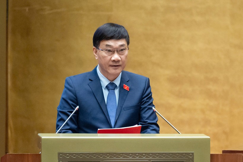 Chủ nhiệm Ủy ban Kinh tế của Quốc hội Vũ Hồng Thanh trình bày tại Quốc hội. Ảnh: Quốc hội. Anh 1.jpg