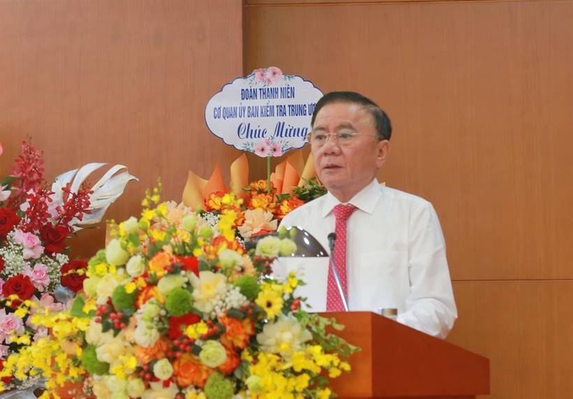 Ông Trần Cẩm Tú, Ủy viên Bộ Chính trị, Thường trực Ban Bí thư, Bí thư Đảng ủy các cơ quan Đảng Trung ương phát biểu chỉ đạo Đại hội. Ảnh: Cổng thông tin điện tử Đảng cộng sản Việt Nam. Anh 1.png