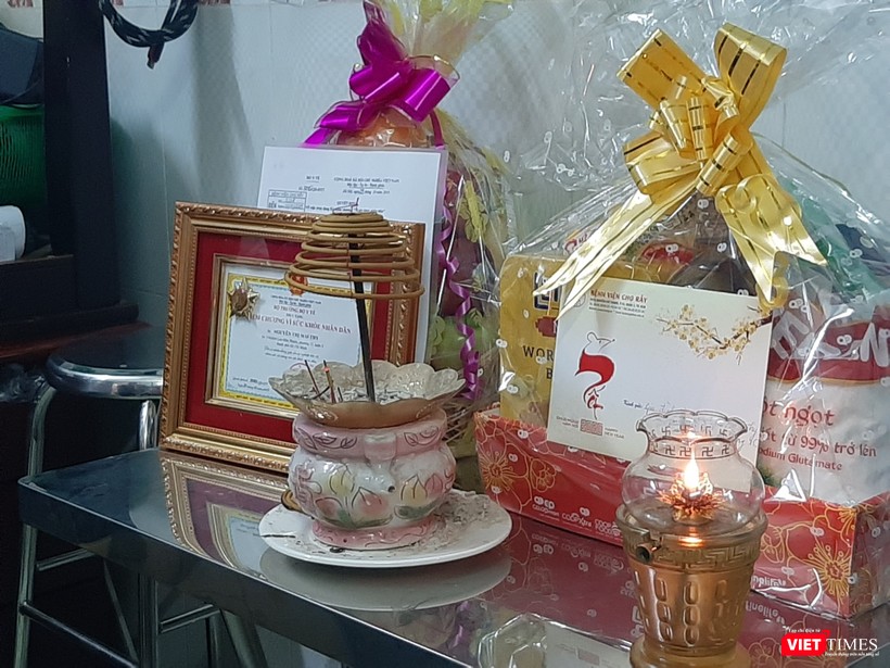 Không khí gia đình anh Tuấn vào ngày giỗ 100 ngày của mang nhiều niềm tiếc nhớ. Ảnh: Nguyễn Trăm
