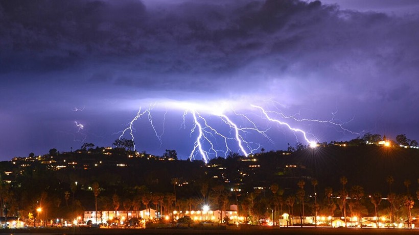 Mặt Trăng có nguồn gốc từ đâu? ảnh 3 Kinh hoàng sét đánh liên tục gây chết người hàng loạt ở Ấn Độ