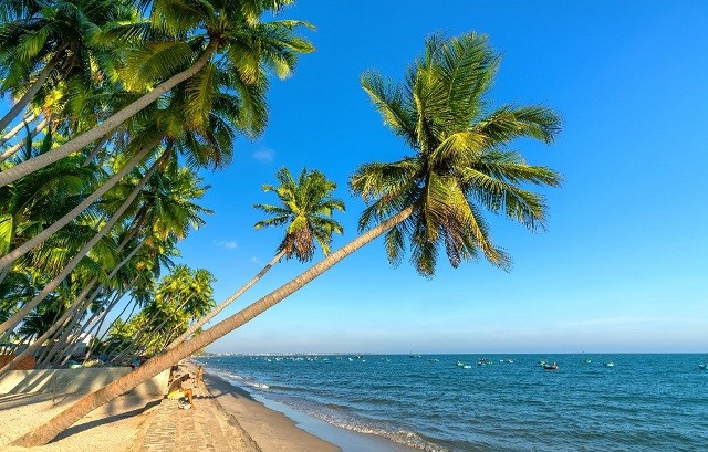 Bình Thuận sở hữu lợi thế đường bờ biển dài, dự kiến quy hoạch bến du thuyền quy mô lớn trong tương lai. Bình Thuận sở hữu lợi thế đường bờ biển dài, dự kiến quy hoạch bến du thuyền quy mô lớn trong tương lai.