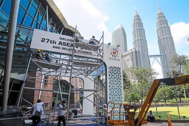 Công tác chuẩn bị cho Hội nghị thượng đỉnh ASEAN 27 ở Kuala Lumpur, Malaysia.