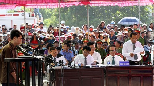 Xét xử vụ thảm sát ở Bình Phước: Dương và Tiến bật khóc khi bị đề nghị án tử hình ảnh 7