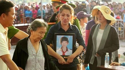 Xét xử vụ thảm sát ở Bình Phước: Dương và Tiến bật khóc khi bị đề nghị án tử hình ảnh 11