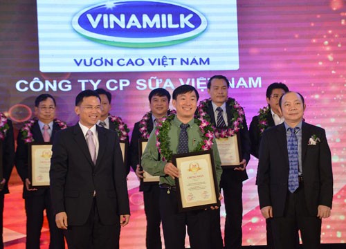 Đại diên các doanh nghiệp nhận giải thưởng Đại diên các doanh nghiệp nhận giải thưởng