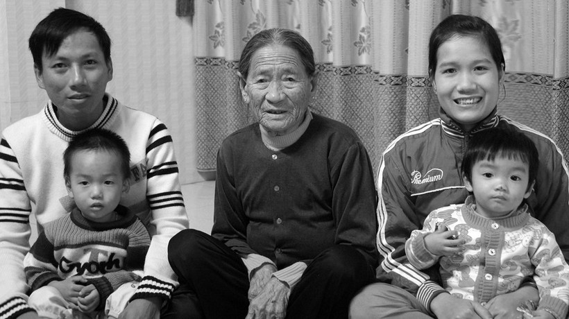 Liệt sĩ Doãn là 1 trong những trường hợp hiếm hoi lập gia đình và có con trước lúc hy sinh. Bà Dắc hiện nay sống cùng gia đình cháu trai và đã có hai chắt nội.