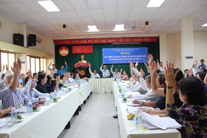 Ứng cử ĐBQH: Ông Đặng Thành Tâm, Hoàng Hữu Phước bị loại 16:28 16/04/2016 363 363 Chiều 16/4, Hội nghị hiệp thương lần 3 do Ủy ban MTTQ TP HCM tổ chức đã lập danh sách 36 người đủ tiêu chuẩn ứng cử đại biểu Quốc hội khóa XIV, trong đó, có 2 người tự ứng