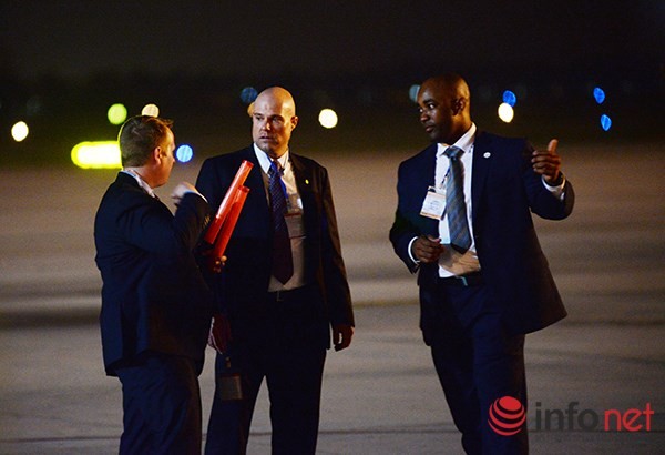 Video vòng bảo vệ cẩn mật của các mật vụ bảo vệ Tổng thống Obama tại Việt Nam ảnh 1