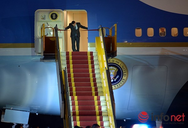 Video vòng bảo vệ cẩn mật của các mật vụ bảo vệ Tổng thống Obama tại Việt Nam ảnh 5