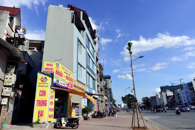 Một ngôi nhà siêu nhỏ, siêu mỏng khác với chiều sâu hơn 1 m.