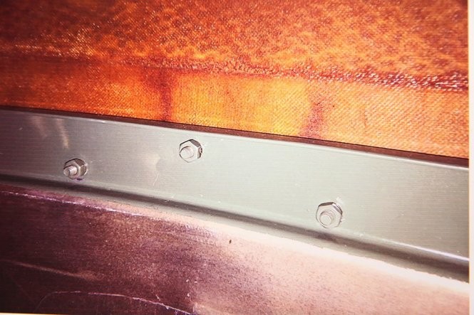 Mảnh vỡ của máy bay Su30-MK2 (được trục vớt)- Ảnh do lực lượng tìm kiếm tại hiện trường cung cấp