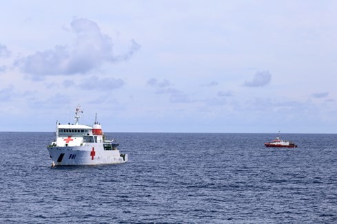 Video: Tìm thấy một số thi thể phi hành đoàn CASA-212 và mảnh vỡ Su30-MK2 ảnh 10