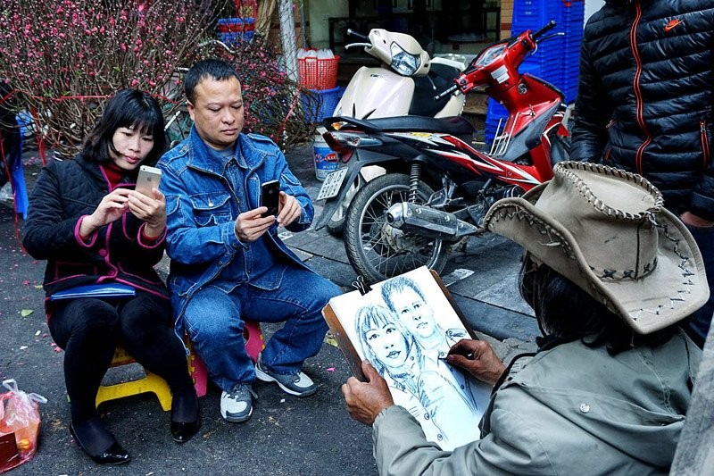 Chụp ảnh “tự sướng” len lỏi đến mọi ngõ ngách đời thường ảnh 12