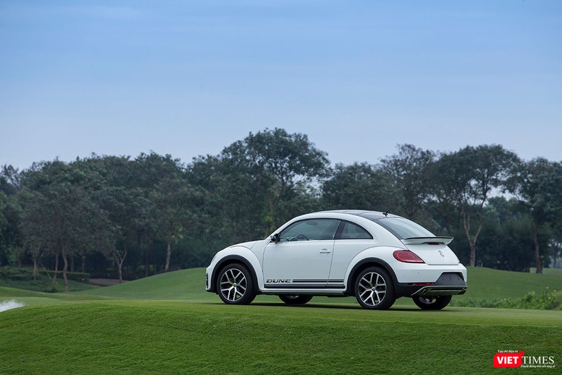 Volkswagen tặng 2 xe cho golfer trúng giải Hole In One tại Việt Nam ảnh 2